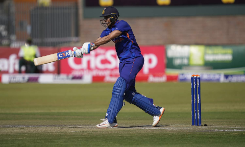 3வது ஒருநாள் போட்டி - சர்வதேச போட்டியில் முதல் சதம் பதிவு செய்த ஷுப்மான் கில்