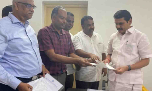 மின் கட்டணத்தை குறைக்க கோரி அமைச்சர் செந்தில்பாலாஜியிடம் பல்லடம் ஜவுளி உற்பத்தியாளர்கள் மனு