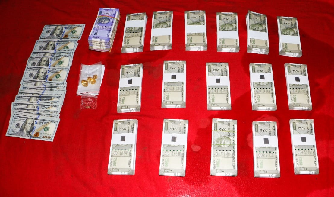 வேலூர் டாக்டர்கள் வீடுகளில் கொள்ளையடித்த 2 பேர் கைது வேலூர் டாக்டர்கள் வீடுகளில் கொள்ளையடித்த 2 பேர் கைது