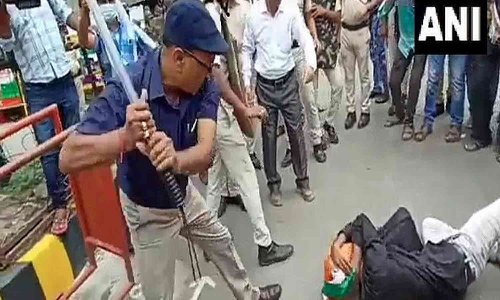 பீகாரில் ஆசிரியர் பணி விண்ணப்பதாரர் மீது கொடூர தாக்குதல்- விசாரணை நடத்த அரசு உத்தரவு