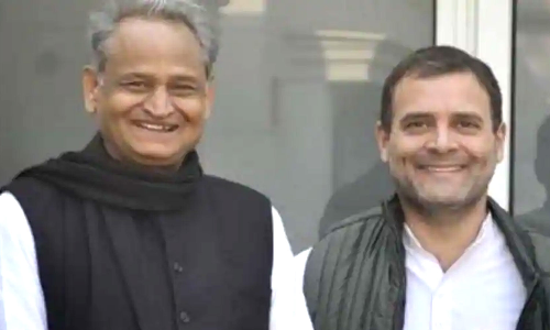 காங்கிரஸ் தலைவர் பொறுப்பை ஏற்க வேண்டும்- ராகுல் காந்திக்கு அசோக் கெலாட் அழைப்பு