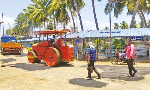 பிள்ளையார்பட்டி கற்பகவிநாயகர் கோவில் தேரோட்டத்தையொட்டி தேரோடும் வீதியில் சீரமைப்பு பணி