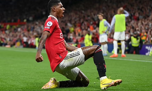 பிரீமியர் லீக் கால்பந்து: லிவர்புல் அணியை வீழ்த்தியது மான்செஸ்டர் யுனைடெட் அணி