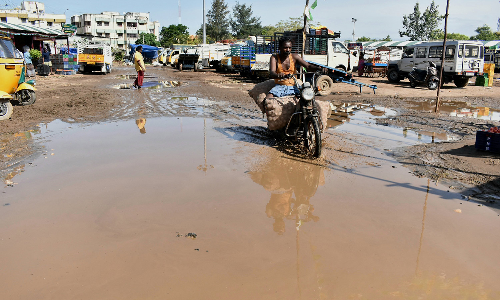 ஈரோட்டில் 2-வது நாளாக இடியுடன் கூடிய கனமழை