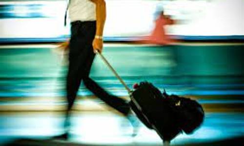 திருச்சி ரெயில்வேயில்  அதிக அளவில் உடமைகளை தவற விட்டு இறங்கும் பயணிகள்