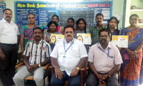 மாவட்ட அளவில் நடந்த போட்டியில்  அரசுப்பள்ளி மாணவிகள் சாதனை