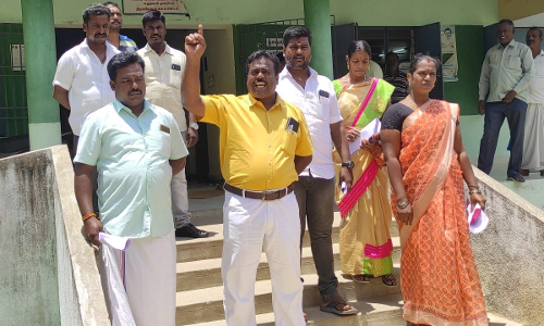 அதிகாரிகள் கலந்து கொள்ளாததால் கவுன்சிலர்கள் வெளிநடப்பு