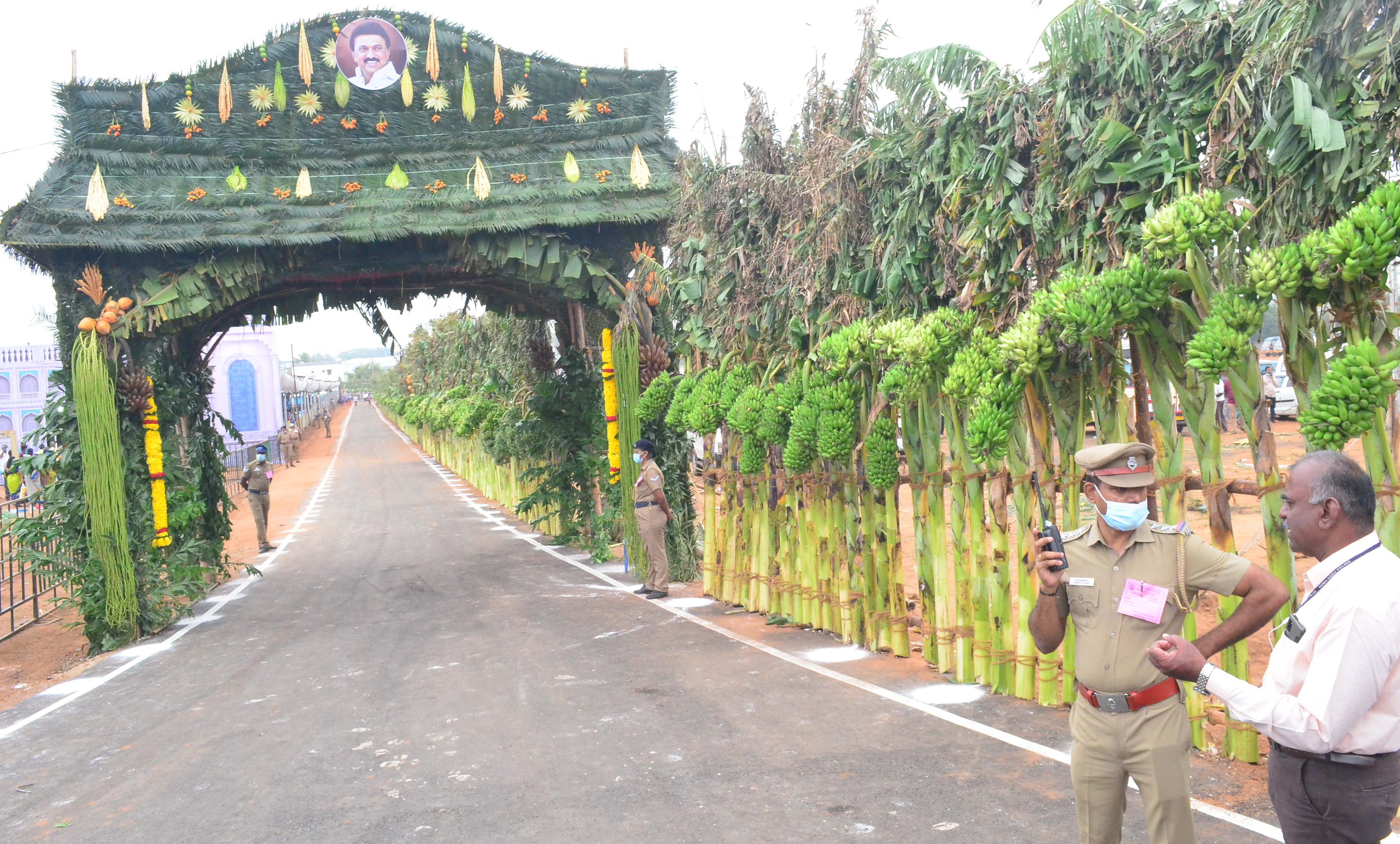 மு.க.ஸ்டாலின் முன்னிலையில்  50 ஆயிரம் பேர் தி.மு.க.வில் இணைகிறார்கள்
