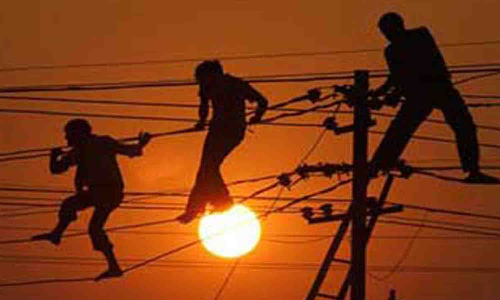 நடப்பாண்டு மின்வாரிய ஒப்பந்த தொழிலாளர் அனைவருக்கும் தீபாவளி போனஸ் வழங்க வேண்டும் - கலெக்டரிடம் மனு