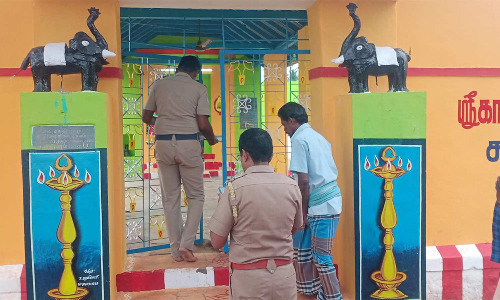 தேவதானப்பட்டியில் கோவில் உண்டியலை உடைத்து பணம், பொருட்கள் திருட்டு