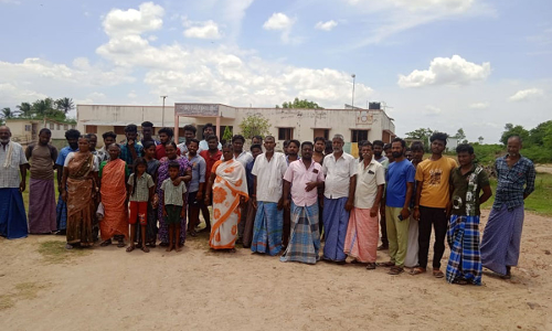 டி. புதுப்பாளையம் அரசு உயர்நிலைப் பள்ளியில் அடிப்படை வசதி செய்து தரக்கோரி பொதுமக்கள் போராட்டம்