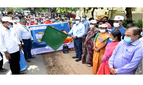 துணி பைகள் பயன்பாடுகள் குறித்து மக்களிடையே   விழிப்புணர்வு ஏற்படுத்த வேண்டும்-  தூய்மை பணியாளர்களுக்கு கலெக்டர் உத்தரவு