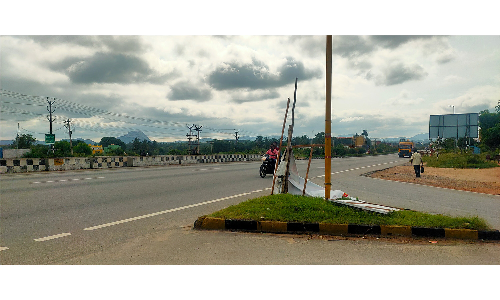 சூளகிரி பகுதியில்  மீண்டும் அதிகரித்து வரும் விளம்பர பதாகை கலாச்சாரம்