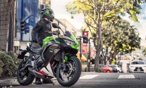 திடீரென இரு மோட்டார்சைக்கிள் விலையை மாற்றிய கவாசகி