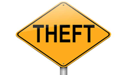 பேட்டையில் கடையை உடைத்து  ரூ.47 ஆயிரம் கொள்ளை - சி.சி.டி.வி. காமிராக்களையும் திருடி சென்றனர்