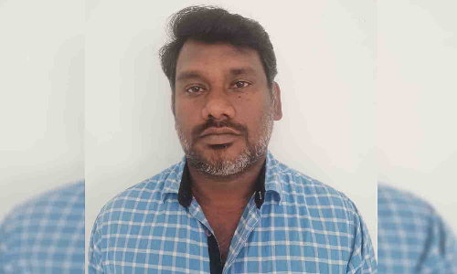 பல்லடம் அருகே வேனில் ரேஷன் அரிசி கடத்தியவர் கைது