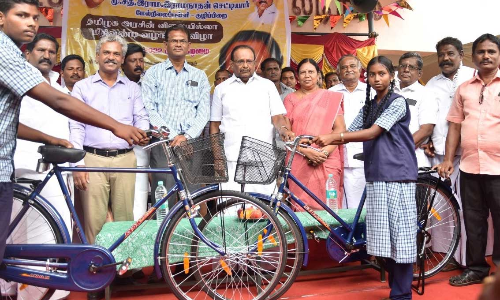 மாணவர்களின் நலனுக்காக பல்வேறு திட்டங்களை முதல்வர் செயல்படுத்தி வருகிறார்     - அமைச்சர் எஸ்.ரகுபதி பேச்சு