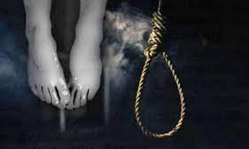 தேர்வில் தோல்வி அடைந்த  மாணவி  தற்கொலை