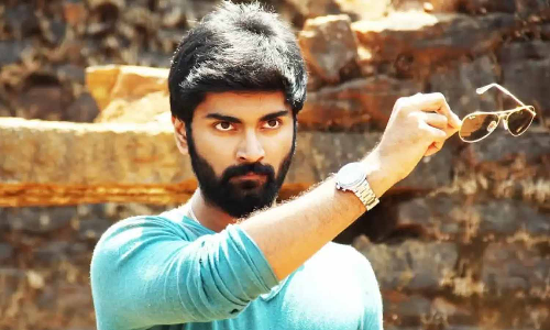 யார் வந்து சுட்டாலும் சீறும் தோட்டா.. வெளியானது அதர்வா படத்தின் முதல் பாடல்..