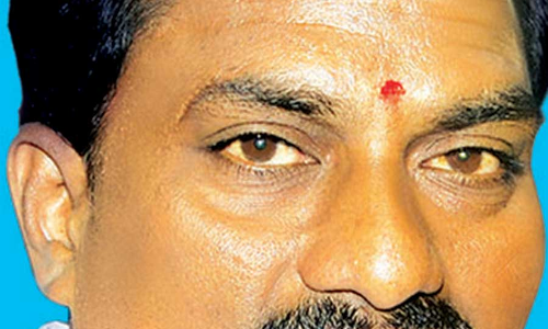 இலவசம் அறிவித்து ஓட்டு வாங்க நினைப்பது தவறான செயல்-அங்காளன் எம்.எல்.ஏ. வேதனை