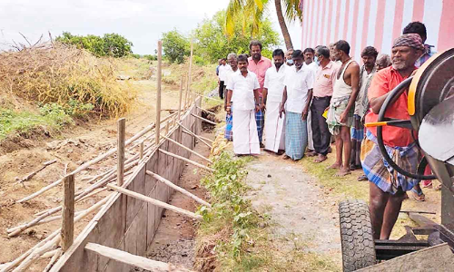 ஓட்டப்பிடாரம் அருகே தடுப்புச்சுவர் அமைக்கும் பணி- சண்முகையா எம்.எல்.ஏ. ஆய்வு