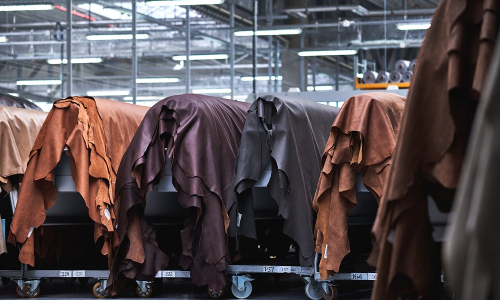 வேலூர், ஆம்பூர் தோல் நிறுவனங்களில் 3-வது நாளாக வருமான வரி சோதனை நீடிப்பு