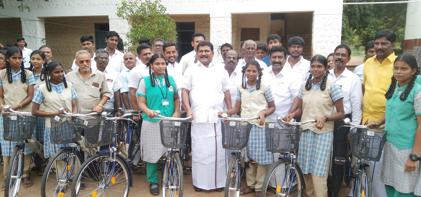 பள்ளி மாணவர்களுக்கு விலையில்லா சைக்கிள் பள்ளி மாணவர்களுக்கு விலையில்லா சைக்கிள்