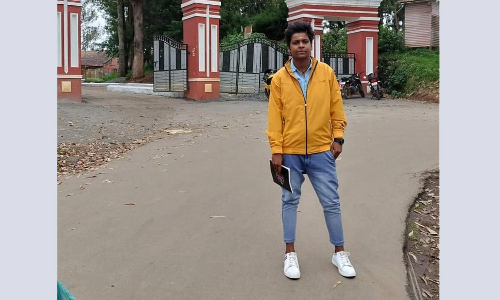 ஊட்டியில் அரசு கல்லூரியில் சேர்ந்த திருநம்பி- படித்து மக்களுக்கு சேவை செய்ய விரும்புவதாக பேட்டி