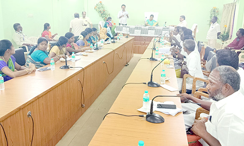 பிரதம மந்திரி வீடு கட்டும் திட்டத்தில் முறைகேடு- கவுன்சிலர்கள் குற்றச்சாட்டு