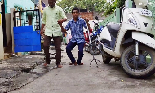 உடலில் குறையிருந்தாலும், கல்வி ஆர்வம் குறையவில்லை:  ஓசூரை சேர்ந்த மாற்றுத்திறனாளி மாணவர் அரசுக்கு கோரிக்கை