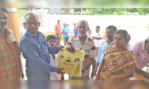 அமைப்புசாரா தொழிலாளா்களுக்கான   பாதுகாப்புப் பெட்டகம் வழங்கல்