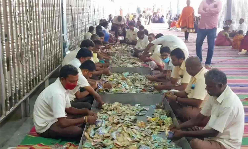 திருத்தணி முருகன் கோவிலில் ரூ.1.38 கோடி உண்டியல் காணிக்கை