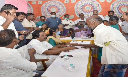 முதல்வரின் தீர்வு தளம் நிகழ்ச்சி மூலம் கடைகோடி கிராமங்களில் உள்ள பிரச்சனைகளுக்கும் வேகமாக தீர்வு