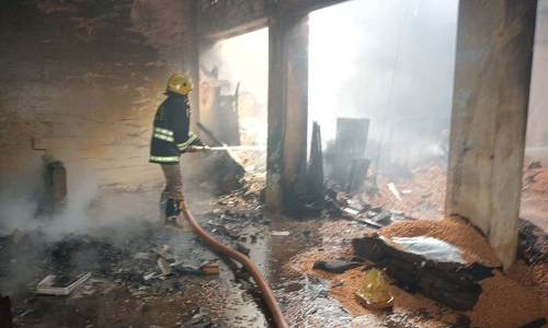 விழுப்புரத்தில் பரபரப்பு  பட்டாணி கடை   தீயில் எரிந்து நாசம்