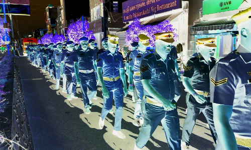 காவல்துறை கொடி அணி வகுப்பு