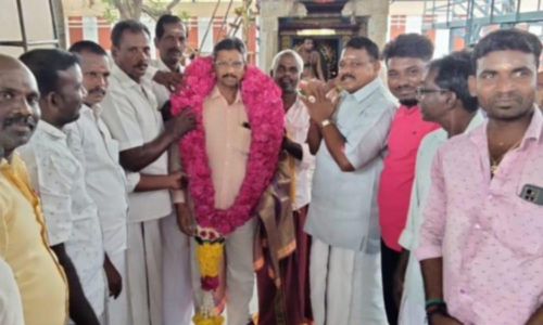 சிறுவாபுரி முருகன் கோவில் கும்பாபிஷேகம்- நிர்வாக அதிகாரிக்கு பாராட்டு விழா