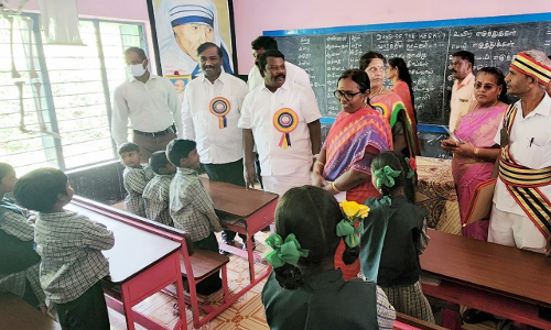 ஏலகிரி மலையில் கட்டமைப்புகளை மேம்படுத்த வேண்டும்