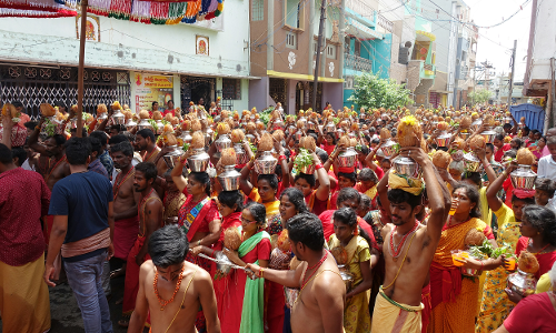 குடியாத்தத்தில் 1008 பால்குட ஊர்வலம்