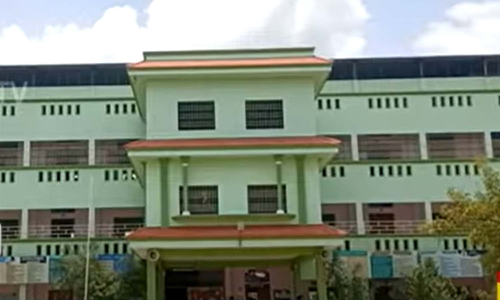 சாக்லேட் வாங்கிக் கொடுத்து பலாத்காரம்... பள்ளிக்குள் 4 வயது சிறுமிக்கு நடந்த கொடூரம்