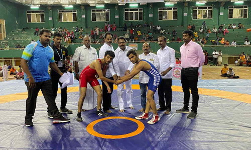 மாநில அளவிலான மல்யுத்த போட்டி-முன்னாள் எம்.எல்.ஏ. பாஸ்கர் தொடங்கி வைத்தார்