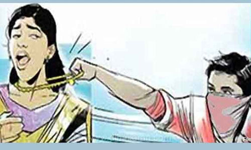 மூதாட்டியிடம் 5 பவுன் பறிப்பு