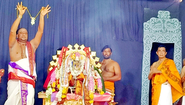 சித்திபுத்தி தெட்சணாமூர்த்தி விநாயகர் கோவிலில் திருக்கல்யாண வைபவம்