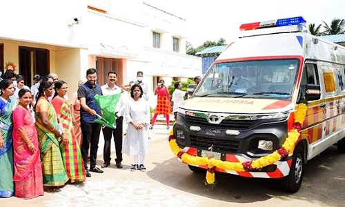 இலவச ஆம்புலன்ஸ் வழங்கும் நிகழ்ச்சி