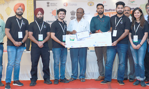 7 கல்லூரிகளின் மாணவர் குழுவுக்கு தலா ரூ.1 லட்சம் பரிசு