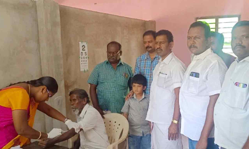 பரமன்குறிச்சியில் வருமுன் காப்போம் மருத்துவ முகாம்