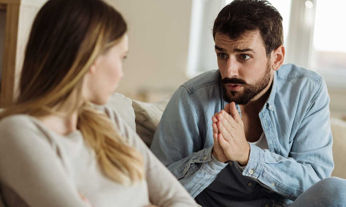 தம்பதியருக்குள் சண்டை ஏற்பட்டால்..மனைவியை சமாதானப்படுத்துவது எப்படி?