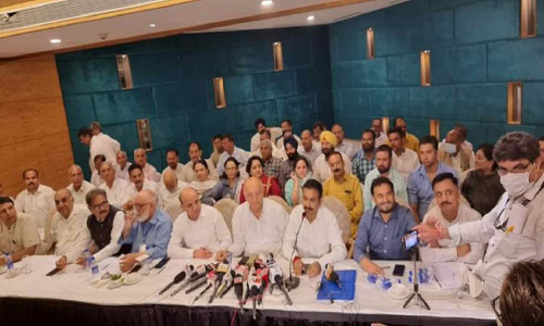 குலாம்நபி ஆசாத்துக்கு ஆதரவாக காங்கிரஸிலிருந்து மேலும் 64 பேர் ராஜினாமா