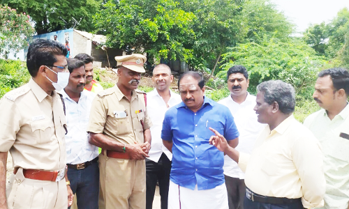 விநாயகர் சிலைகள் கரைக்கும் நெல்லூர் பேட்டை ஏரியில் அதிகாரிகள் ஆய்வு