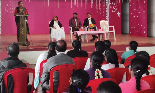 குழந்தைகள் செல்போன் பயன்படுத்துவதை ஊக்குவிக்க கூடாது