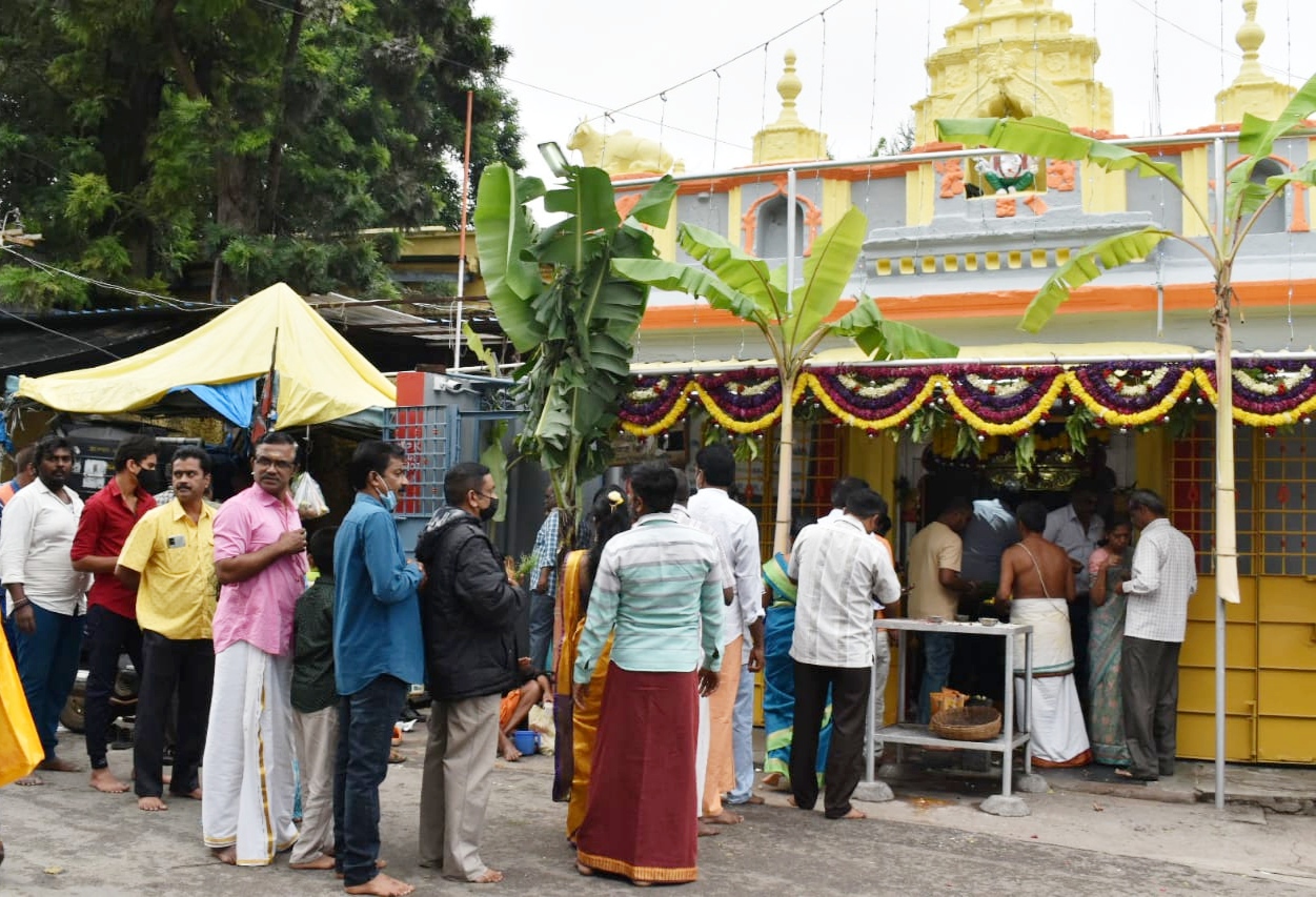 தருமபுரி, கிருஷ்ணகிரி மாவட்டங்களில் விநாயகர் சதுர்த்தி விழா கோலாகல கொண்டாட்டம்- பல்வேறு இடங்களில் சிலைகளை வைத்து வழிபாடு தருமபுரி, கிருஷ்ணகிரி மாவட்டங்களில் விநாயகர் சதுர்த்தி விழா கோலாகல கொண்டாட்டம்- பல்வேறு இடங்களில் சிலைகளை வைத்து வழிபாடு